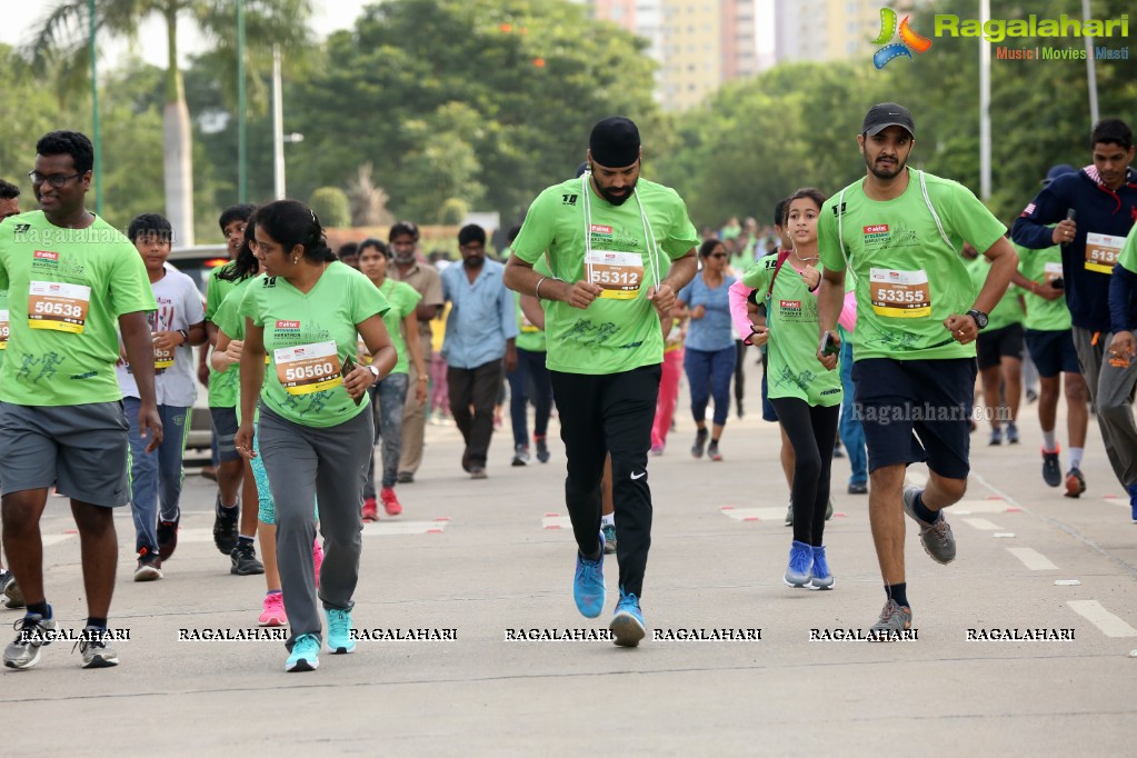 IT Secretary Jayesh Ranjan flags off 5K Fun Run - Airtel Hyderabad Marathon 