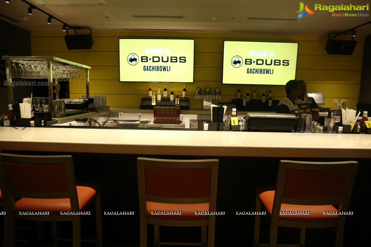 Allu Arjun launches B Dubs at Gachibowli, Hyderabad