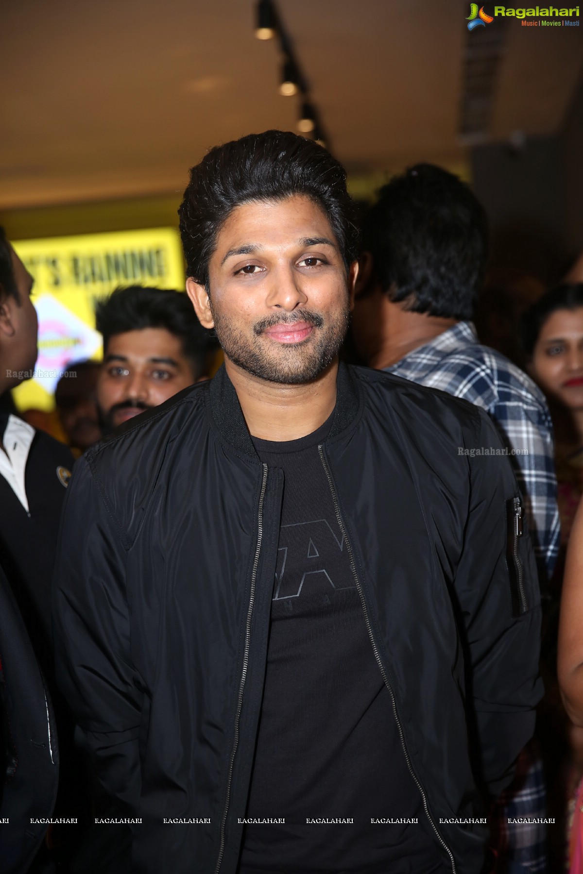 Allu Arjun launches B Dubs at Gachibowli, Hyderabad