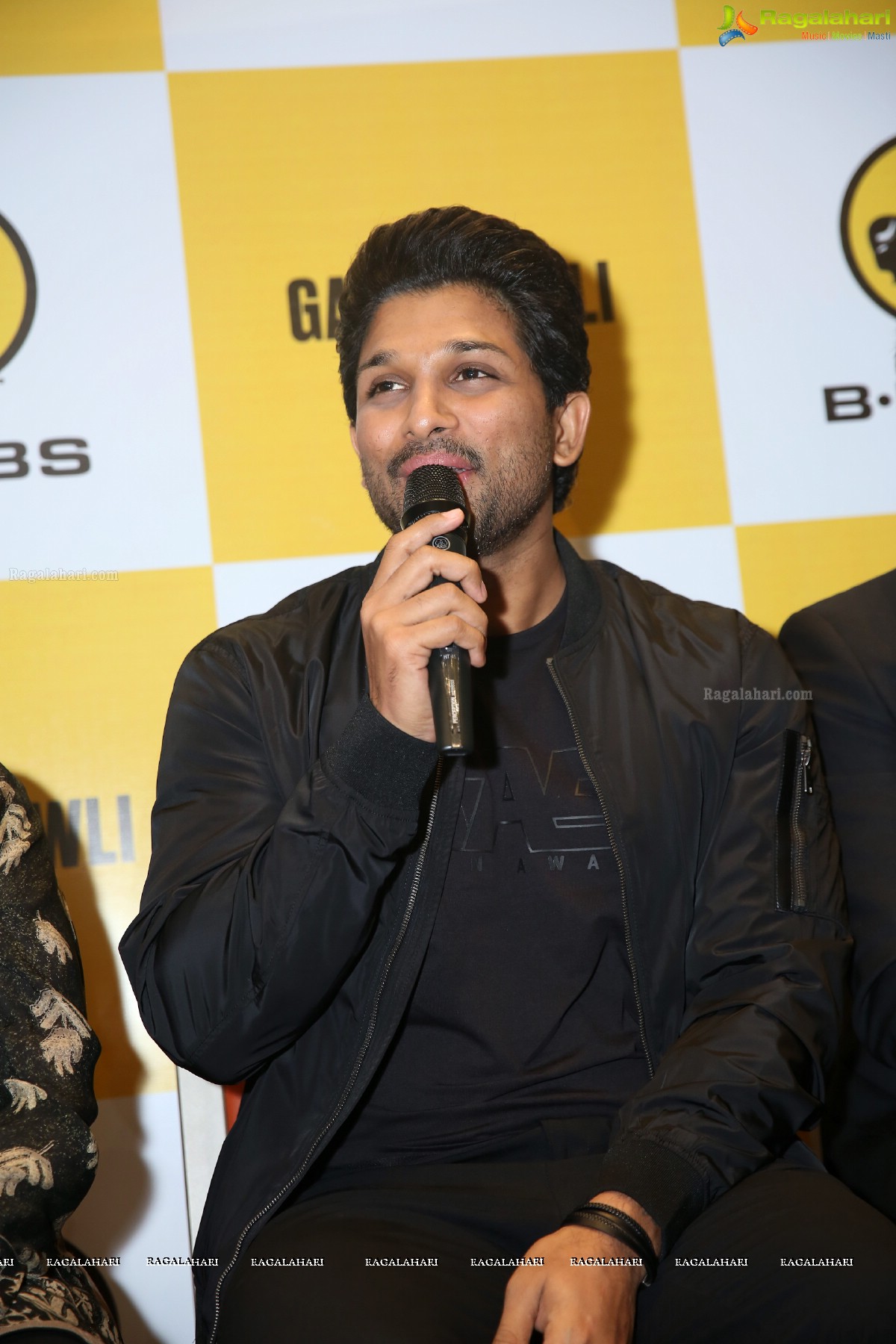 Allu Arjun launches B Dubs at Gachibowli, Hyderabad