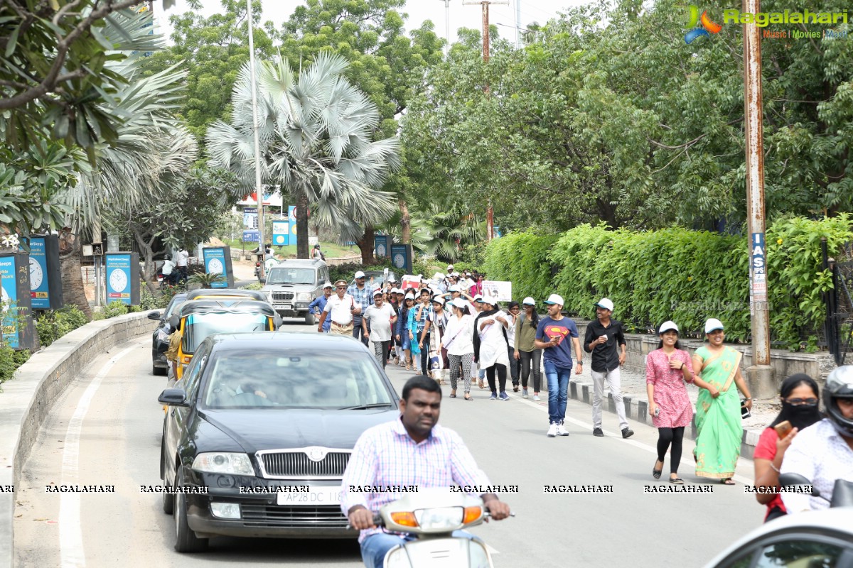 Apollo, Hyderabad, Commemorates 30 years of 'Touching lives' by Sensitizing Public on Road Safety!