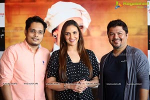 Cakewalk Esha Deol