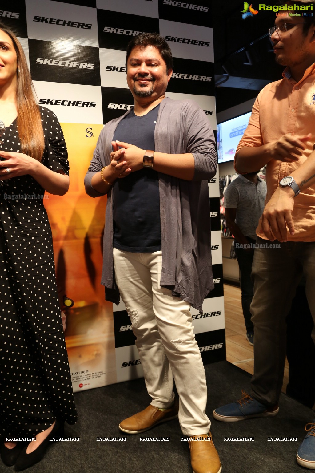 Cakewalk Team Promotions at Skechers Store, Hyderabad