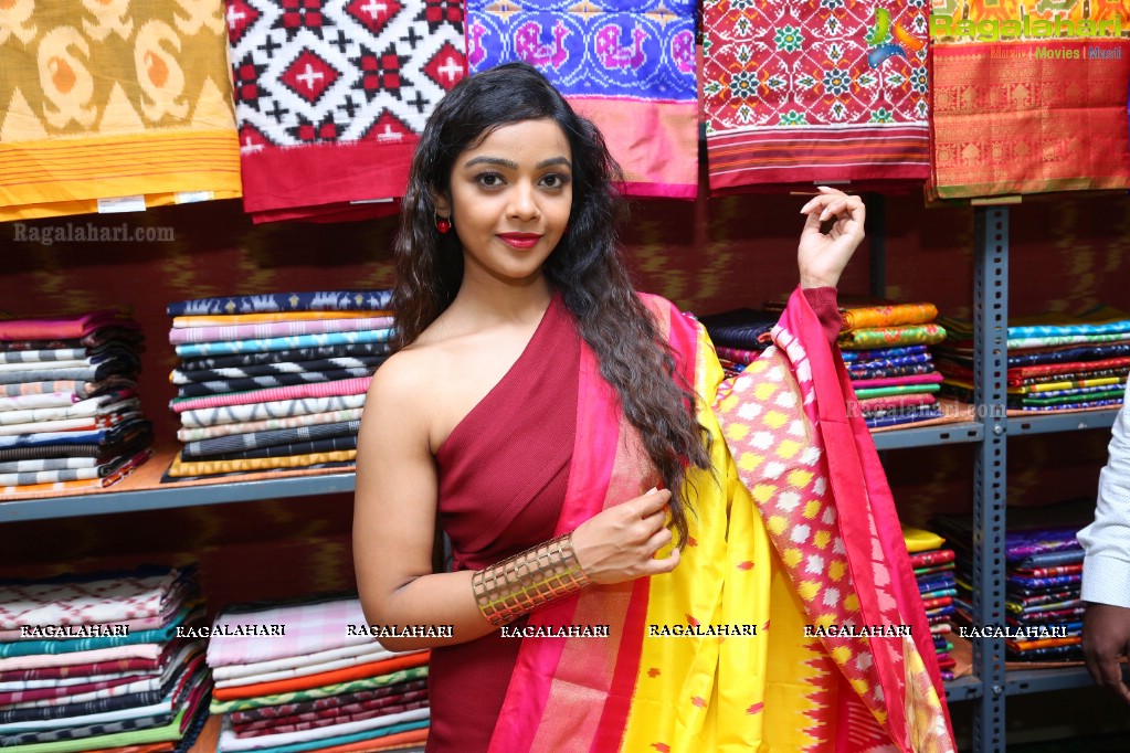 Nithya Shetty launches IKAT ART Mela at YMCA Hall, Secunderabad