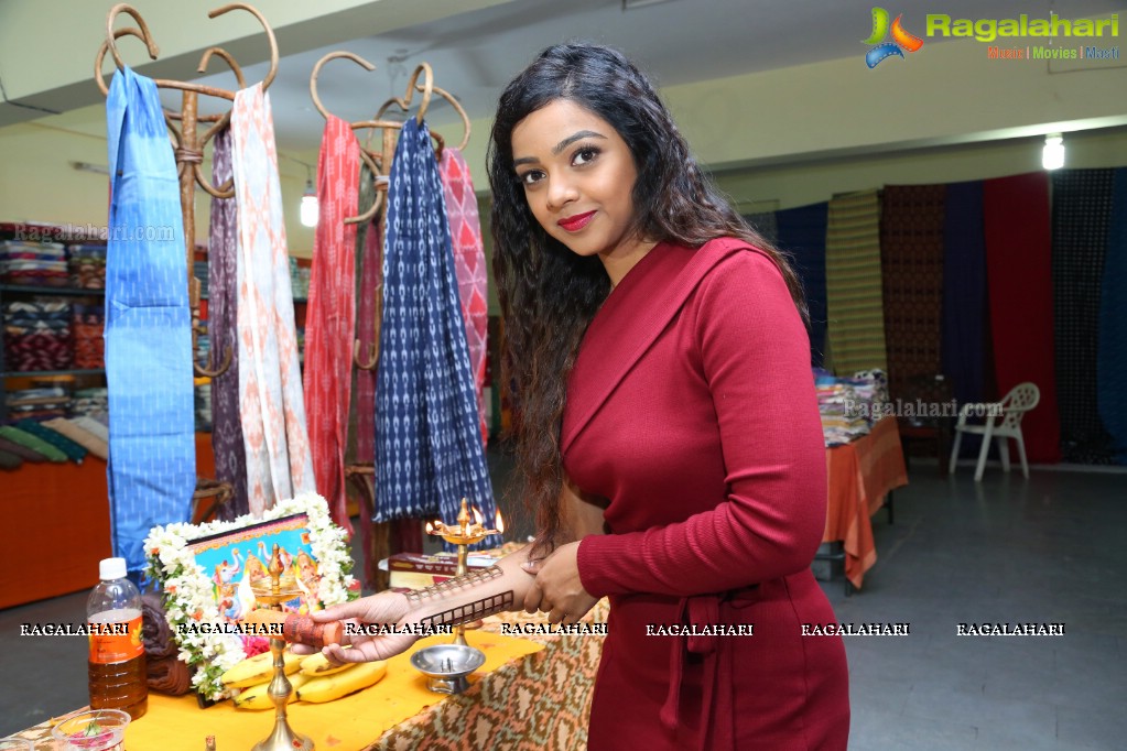 Nithya Shetty launches IKAT ART Mela at YMCA Hall, Secunderabad