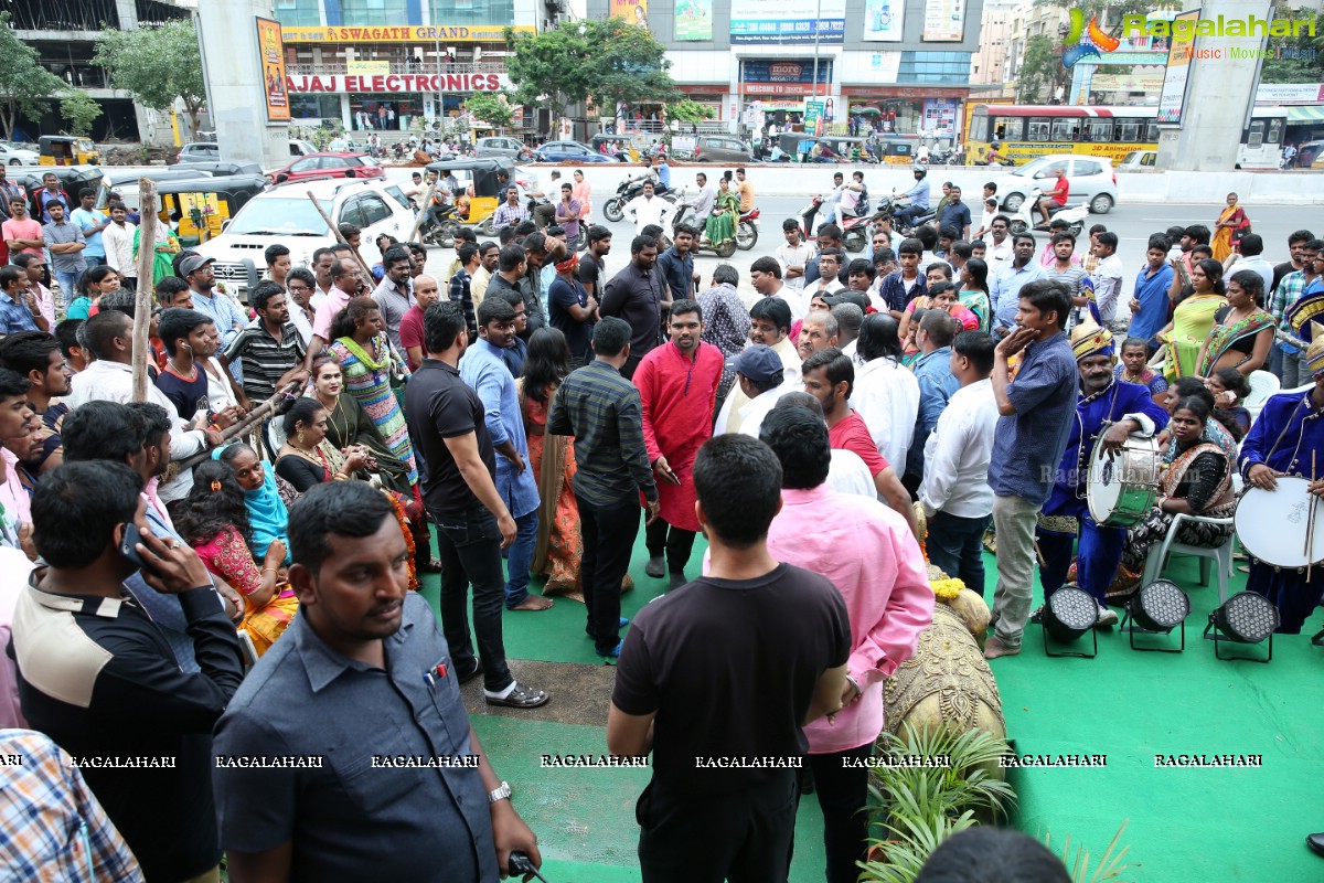 Payal Rajput launches Kalyana Maha Lakshmi Shopping Mall at Kothapet, Hyderabad