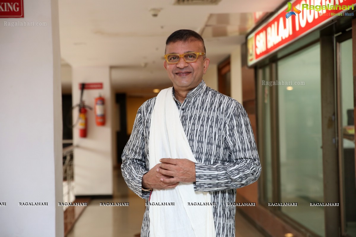 Press Meet & Fashion Show Announcing 'National Handloom Day 2018' at The Plaza Hotel