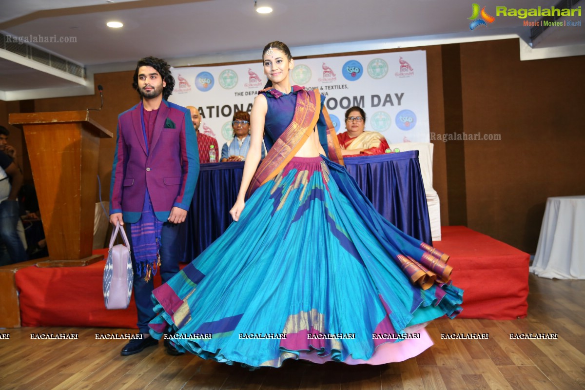 Press Meet & Fashion Show Announcing 'National Handloom Day 2018' at The Plaza Hotel