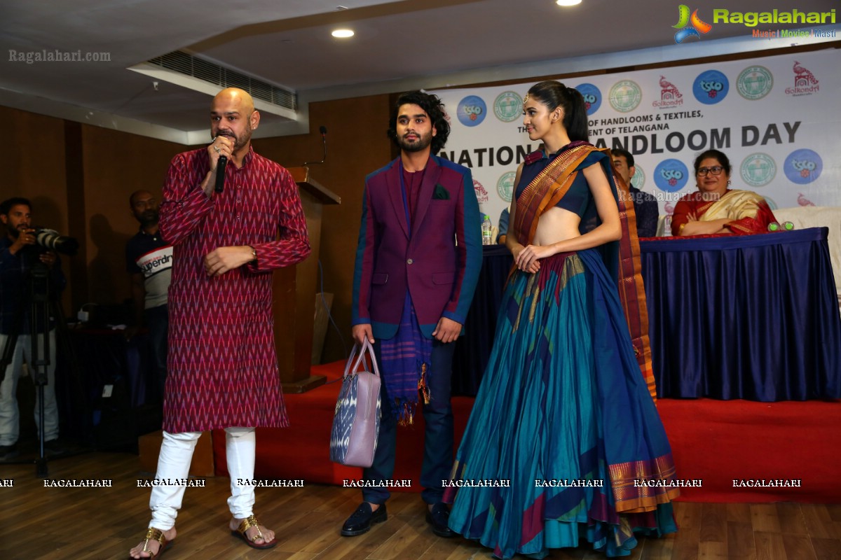 Press Meet & Fashion Show Announcing 'National Handloom Day 2018' at The Plaza Hotel