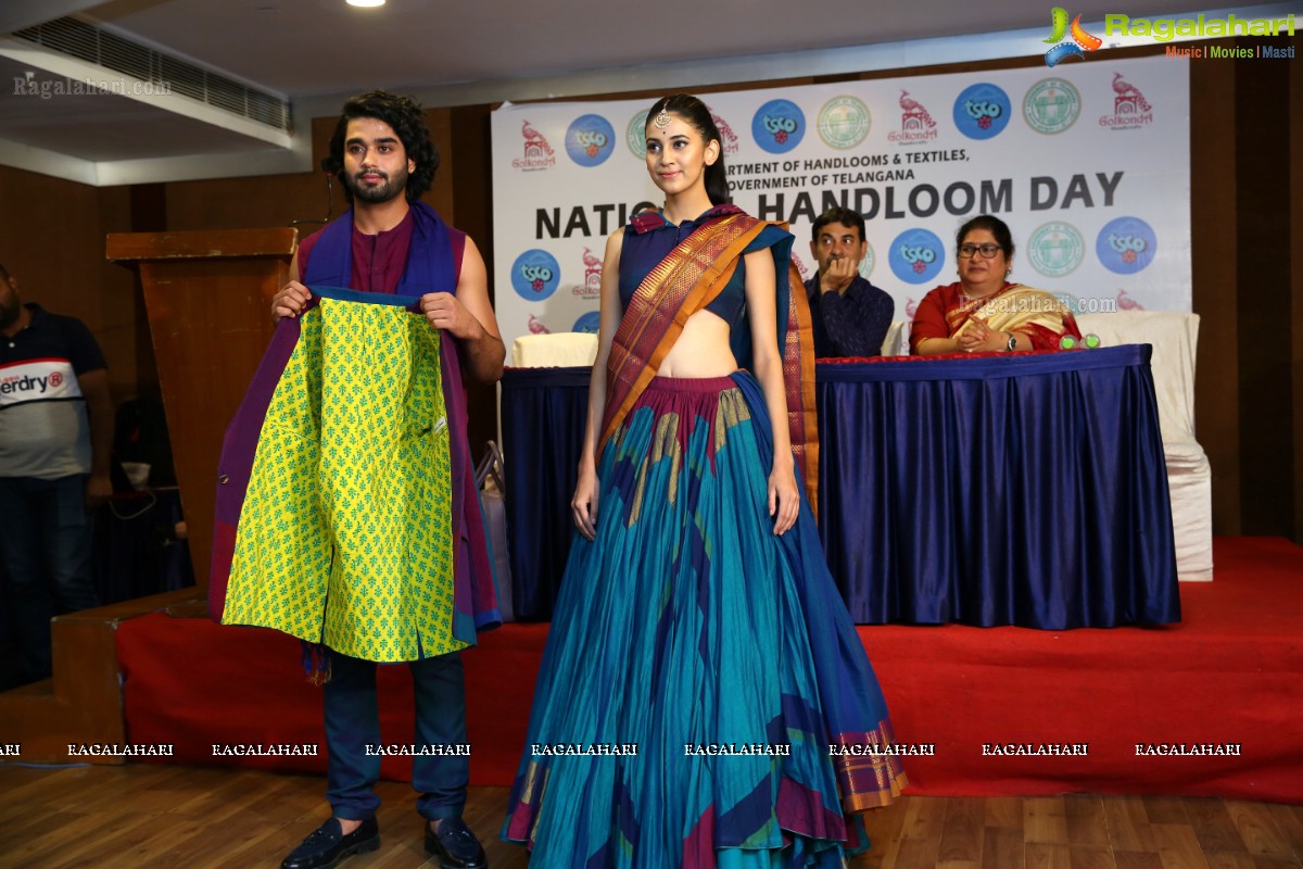 Press Meet & Fashion Show Announcing 'National Handloom Day 2018' at The Plaza Hotel