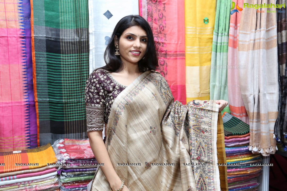 Priyanka Sharma inaugurates National Silk Expo at Shilpakala Vedika