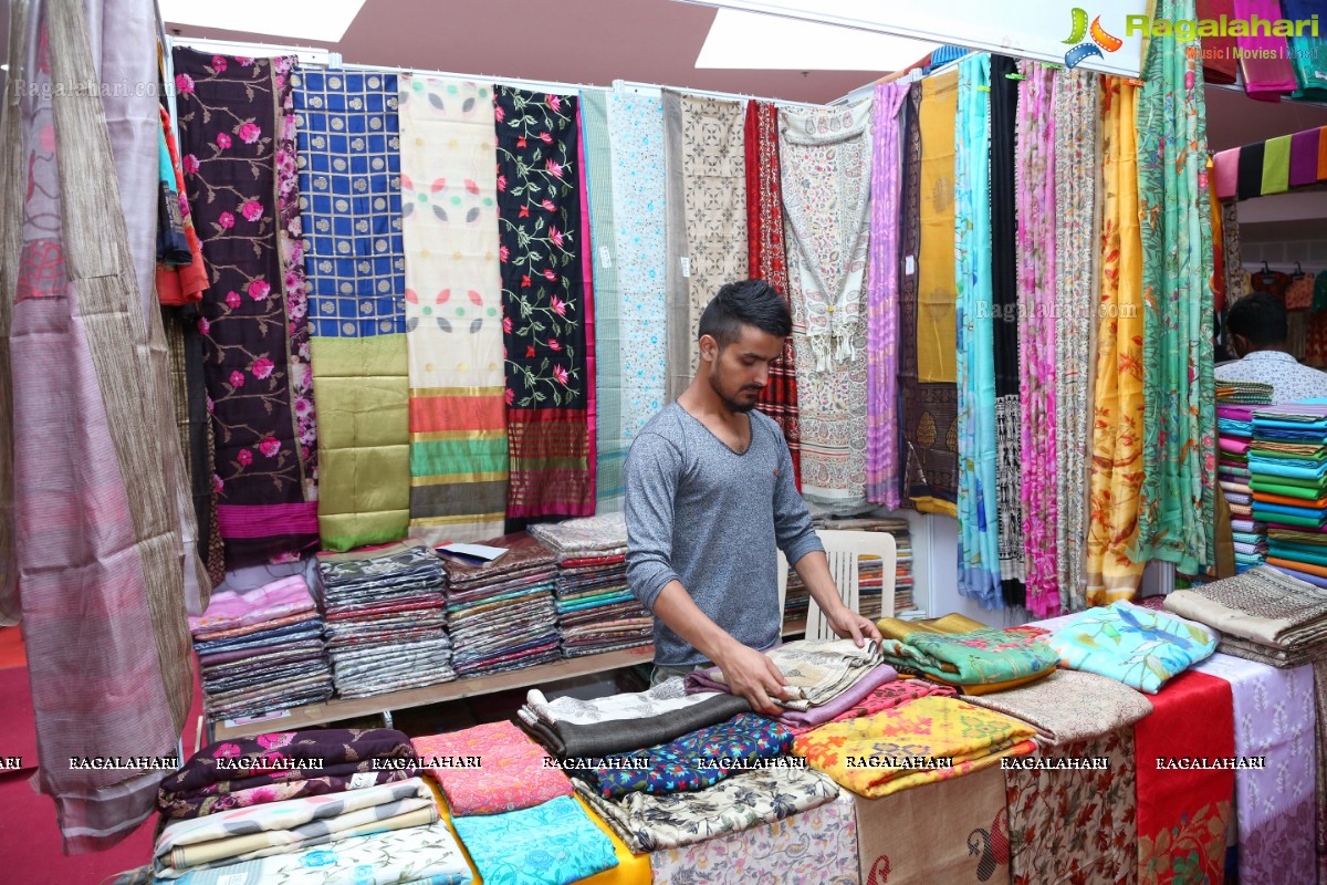 Priyanka Sharma inaugurates National Silk Expo at Shilpakala Vedika