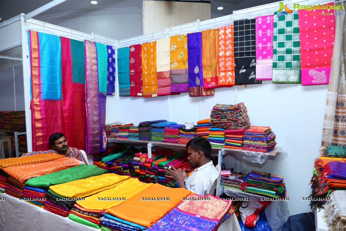 Priyanka Sharma inaugurates National Silk Expo at Shilpakala Vedika
