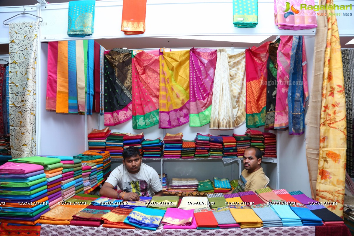 Priyanka Sharma inaugurates National Silk Expo at Shilpakala Vedika