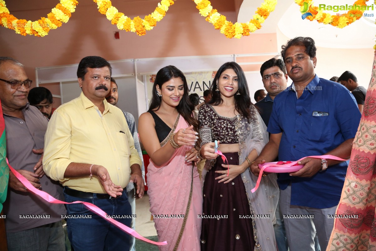 Priyanka Sharma inaugurates National Silk Expo at Shilpakala Vedika