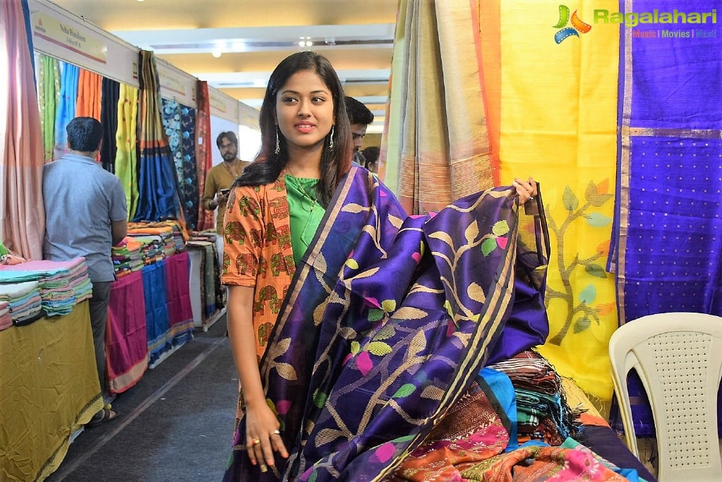 Niharika Dash Inaugurates Silk India Expo at Bhubaneswar