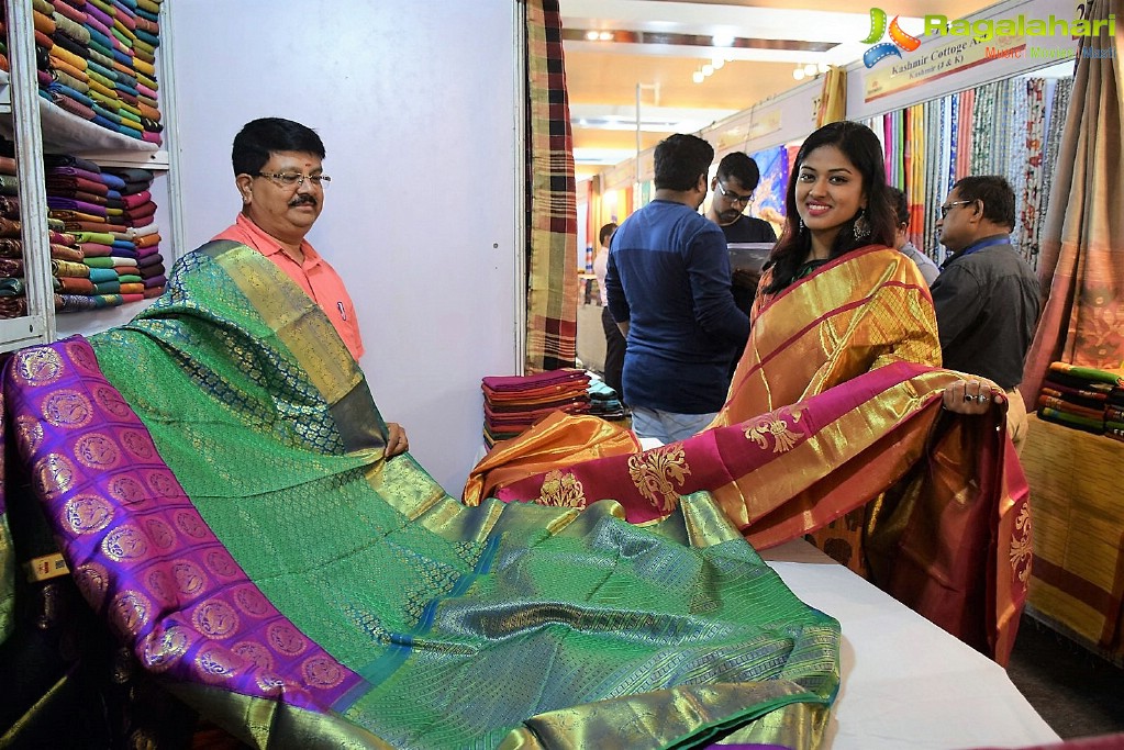 Niharika Dash Inaugurates Silk India Expo at Bhubaneswar