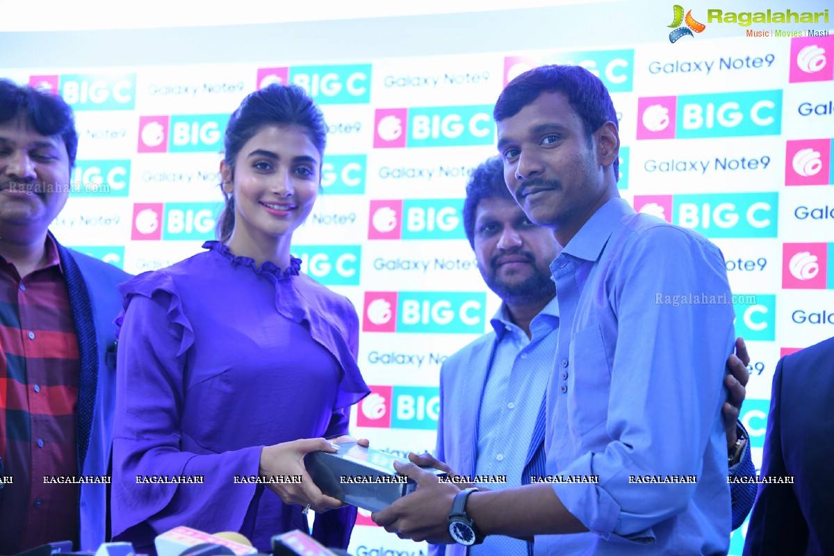 Pooja Hegde launches Samsung Galaxy Note 9 at Big C Store, Madhapur, Hyderabad