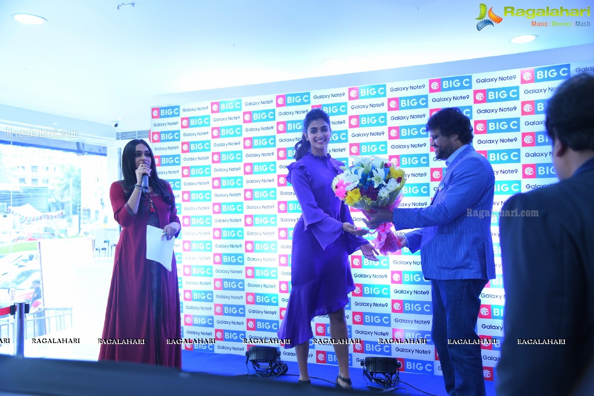 Pooja Hegde launches Samsung Galaxy Note 9 at Big C Store, Madhapur, Hyderabad