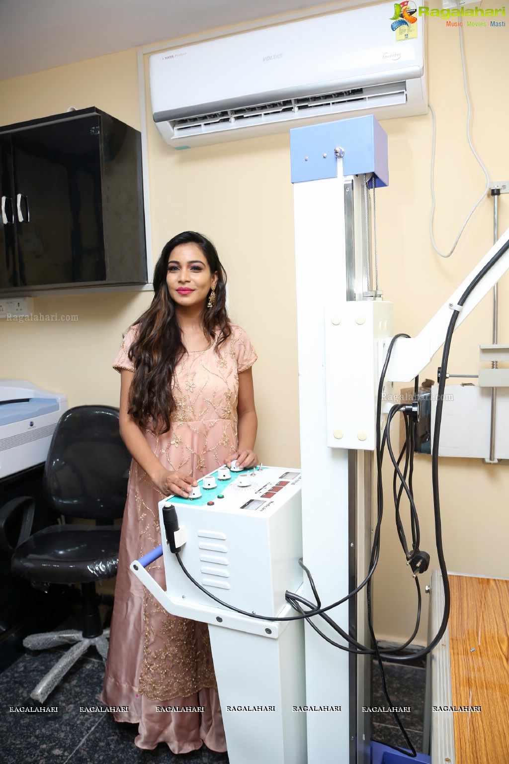 Sanjana Anne launches Pulse Diagnostic Center, Hyderabad