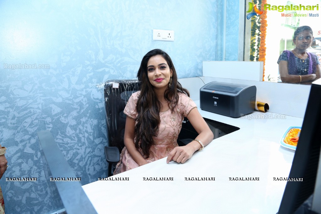 Sanjana Anne launches Pulse Diagnostic Center, Hyderabad