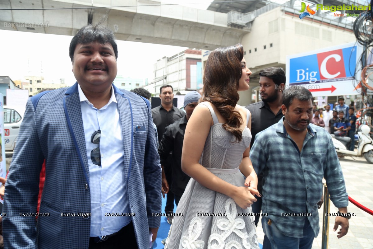 Raashi Khanna Launches Honor 9N Mobile at Big C