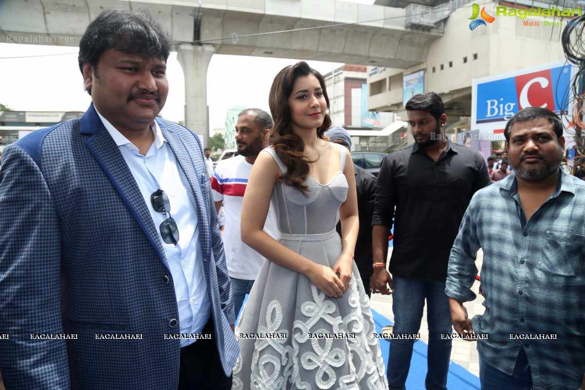 Raashi Khanna Launches Honor 9N Mobile at Big C