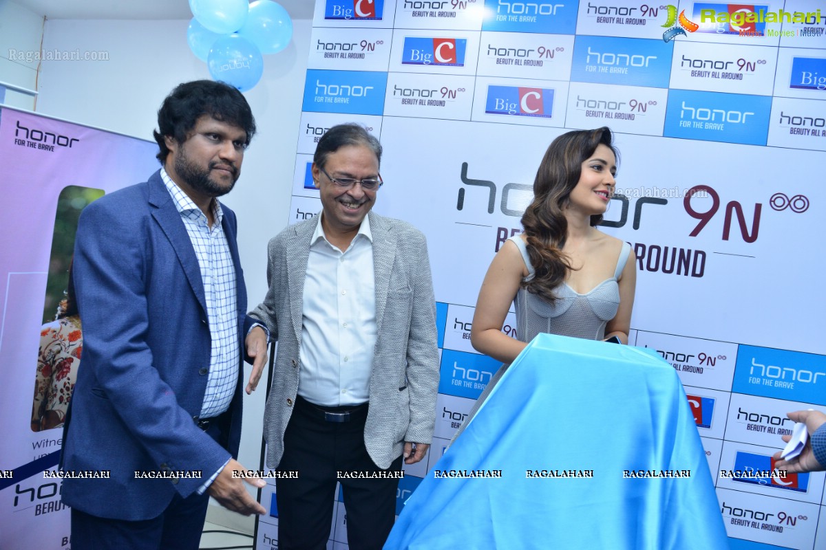 Raashi Khanna Launches Honor 9N Mobile at Big C