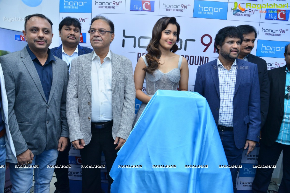 Raashi Khanna Launches Honor 9N Mobile at Big C