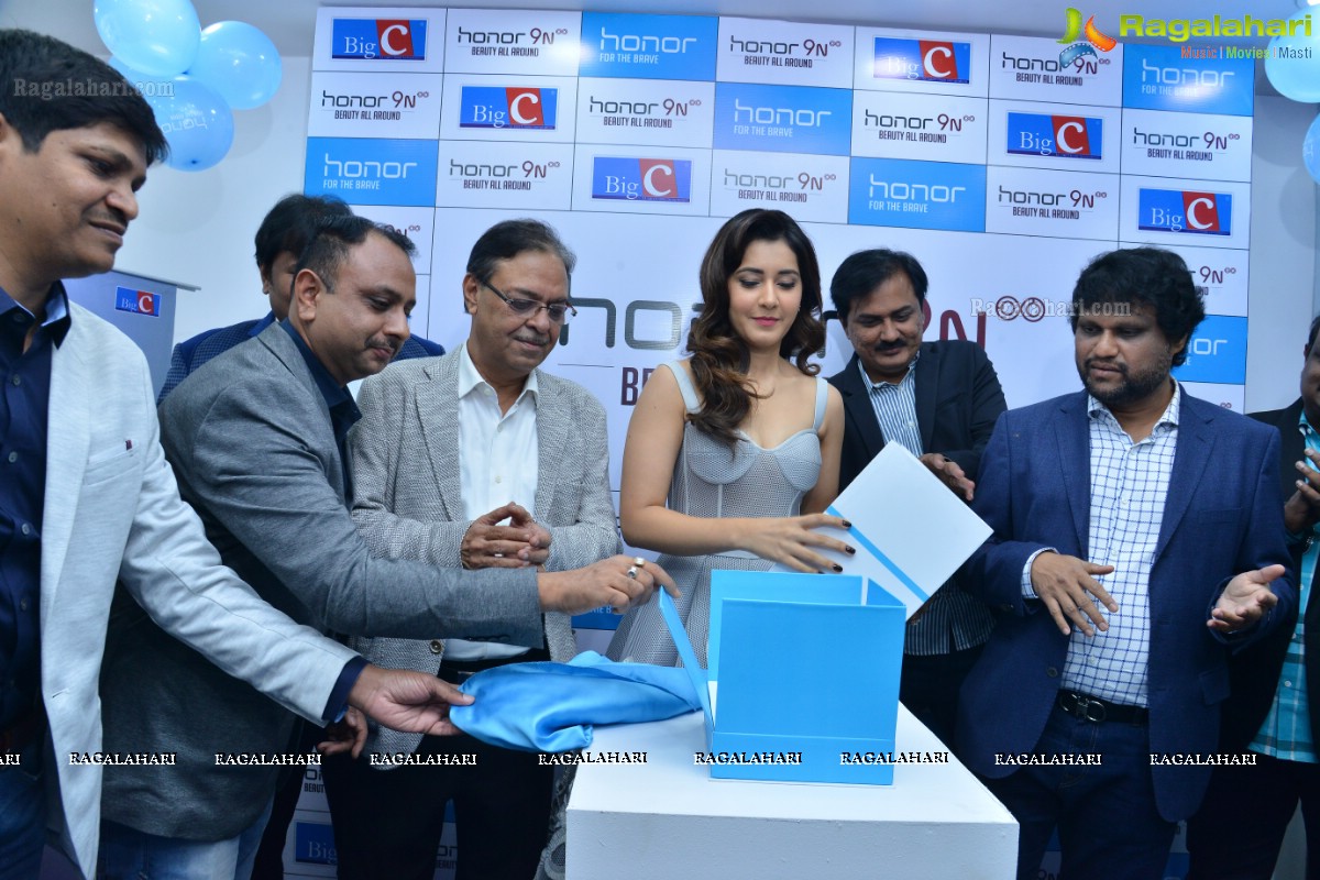 Raashi Khanna Launches Honor 9N Mobile at Big C