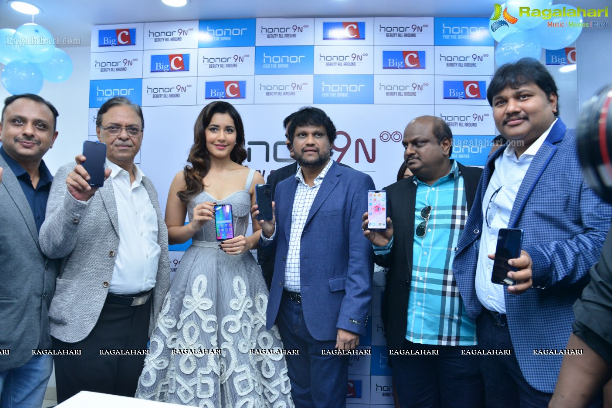 Raashi Khanna Launches Honor 9N Mobile at Big C