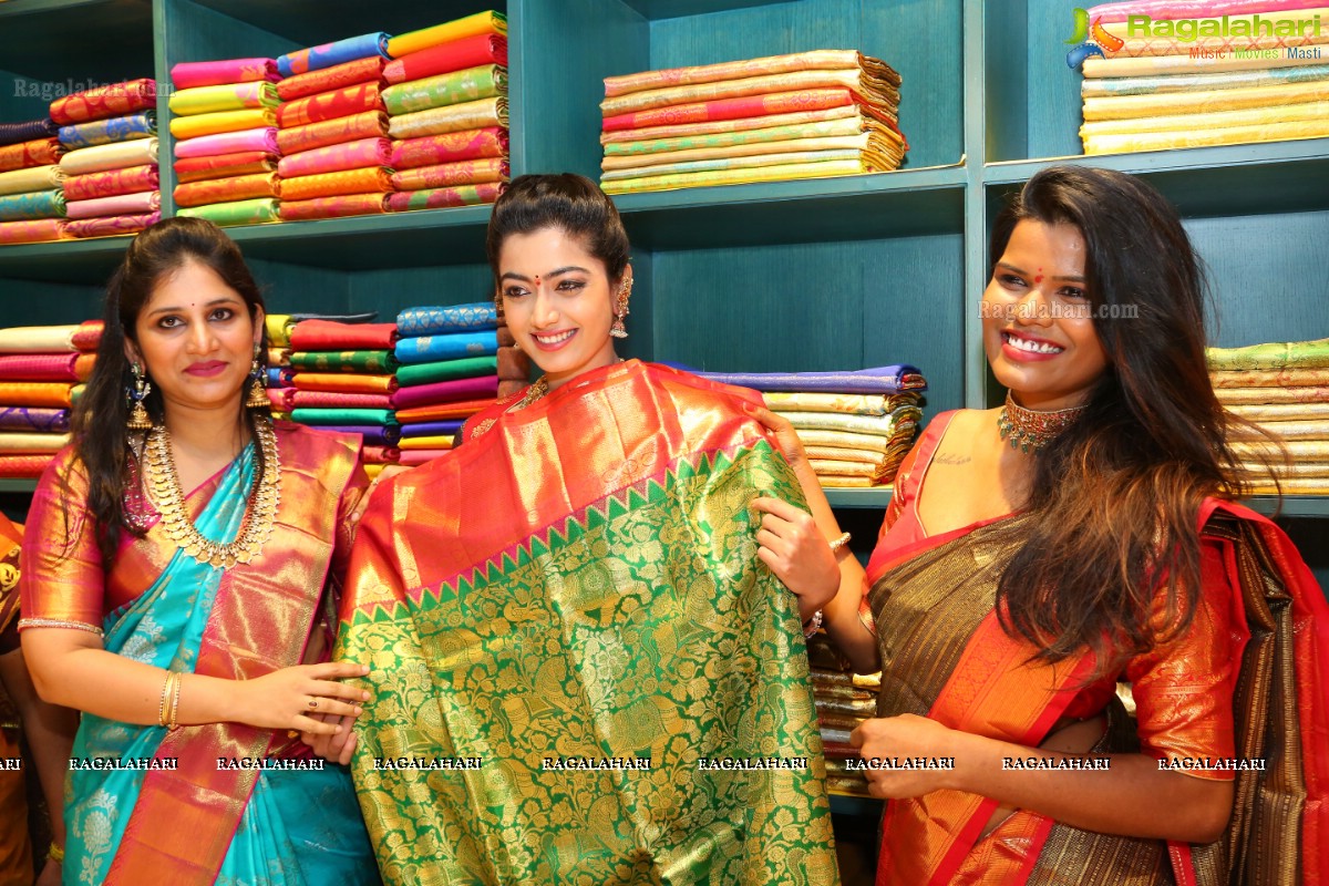 Rashmika Mandanna inaugurates Mugdha Store, Jubilee Hills, Hyderabad