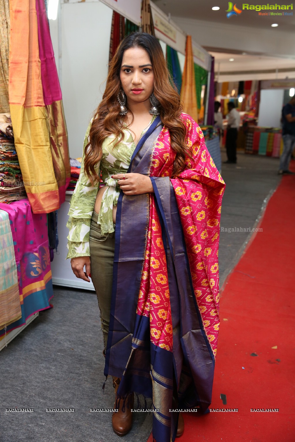 Priyanka Sharma inaugurates Silk India Expo at Shilpakala Vedika