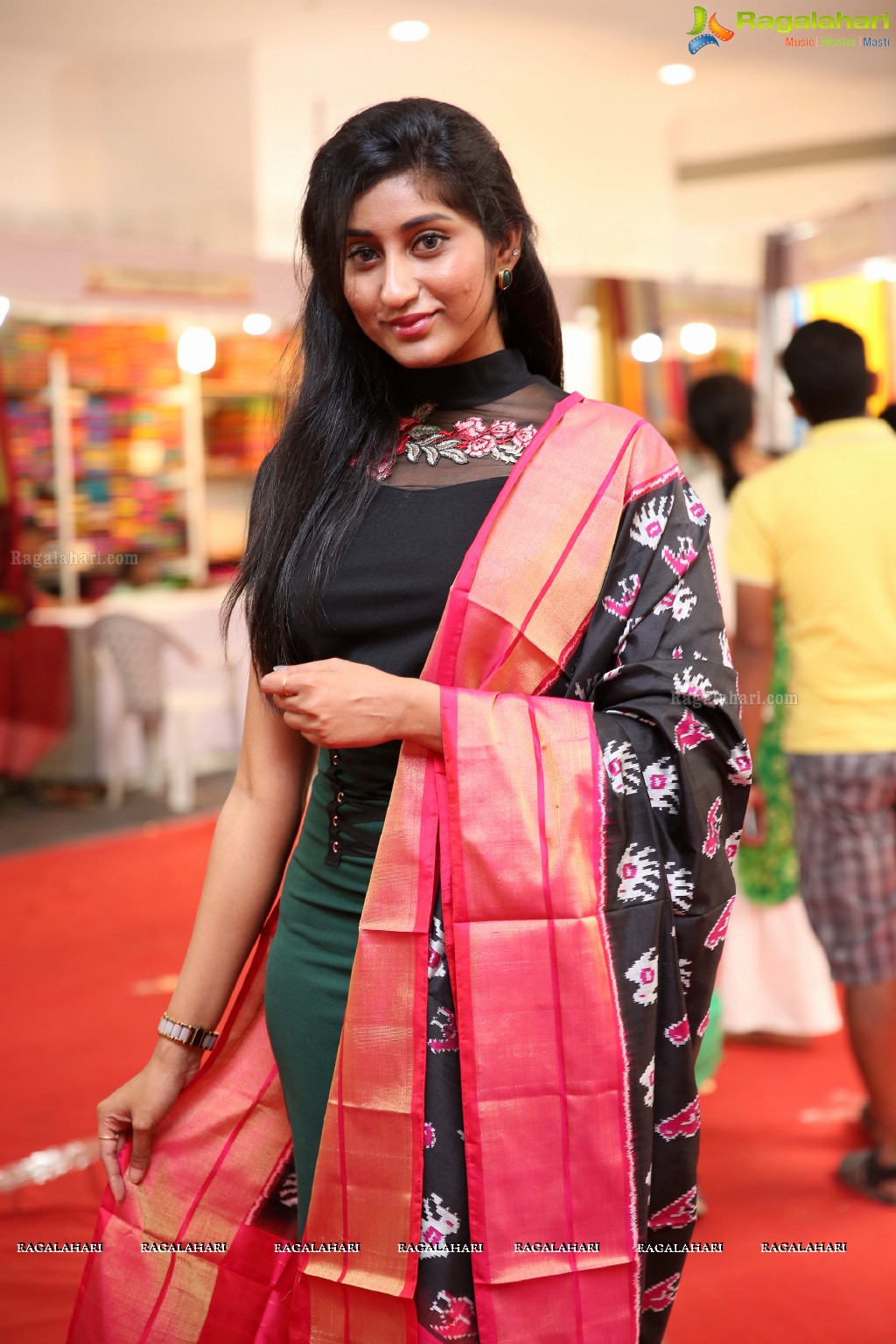 Priyanka Sharma inaugurates Silk India Expo at Shilpakala Vedika