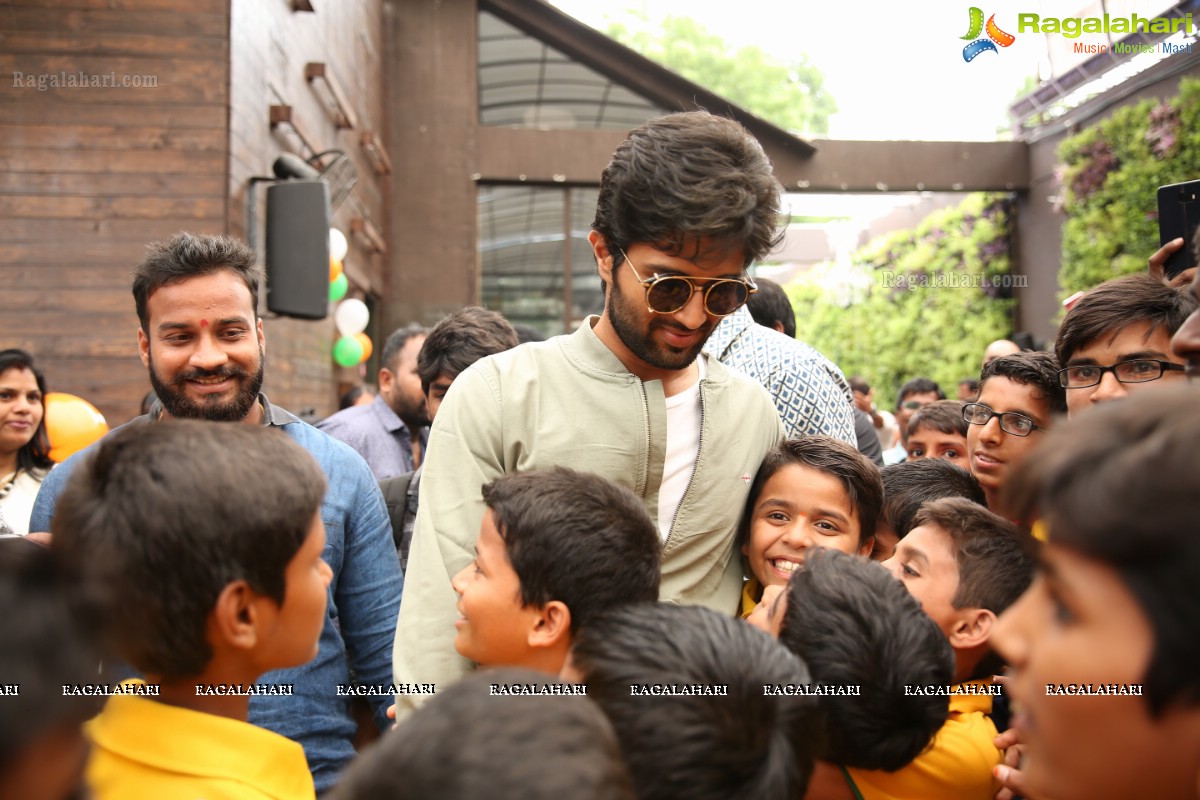 Vijay Deverakonda at Independence Day Celebrations with Kids from Valmiki Foundation at Farzi Cafe