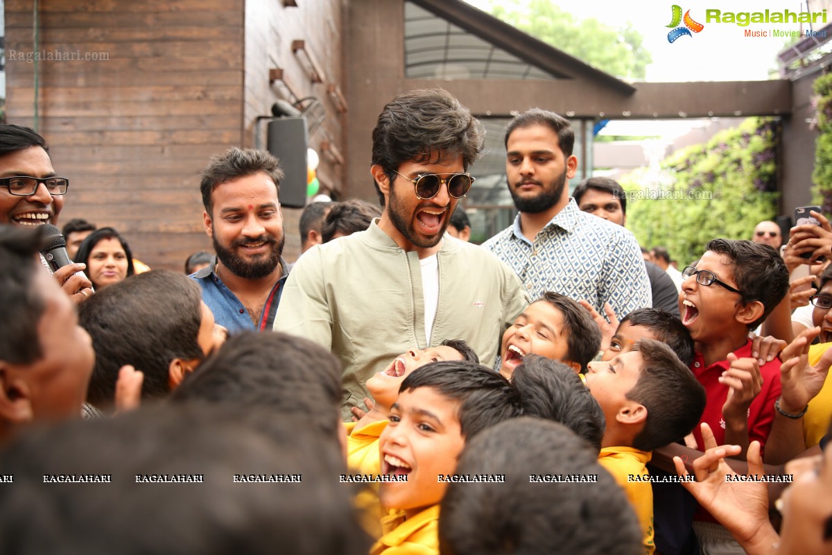 Vijay Deverakonda at Independence Day Celebrations with Kids from Valmiki Foundation at Farzi Cafe