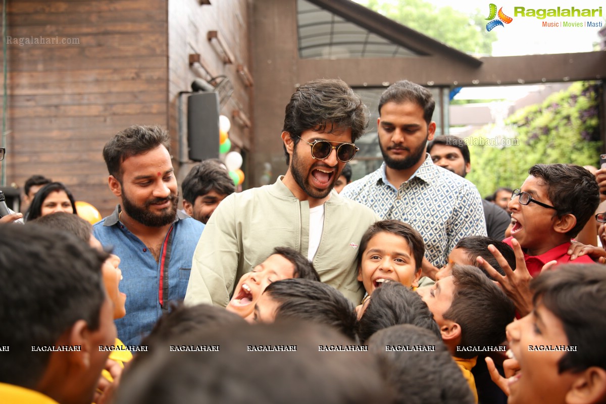 Vijay Deverakonda at Independence Day Celebrations with Kids from Valmiki Foundation at Farzi Cafe