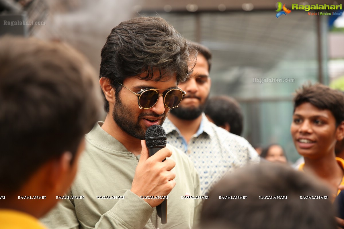 Vijay Deverakonda at Independence Day Celebrations with Kids from Valmiki Foundation at Farzi Cafe