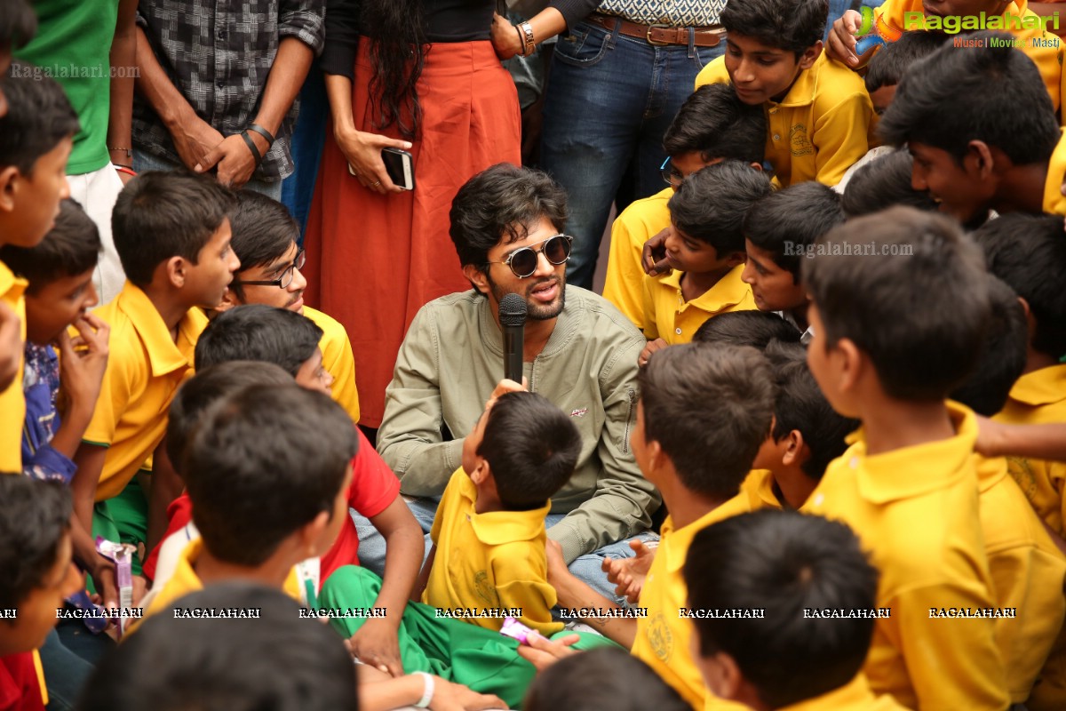 Vijay Deverakonda at Independence Day Celebrations with Kids from Valmiki Foundation at Farzi Cafe