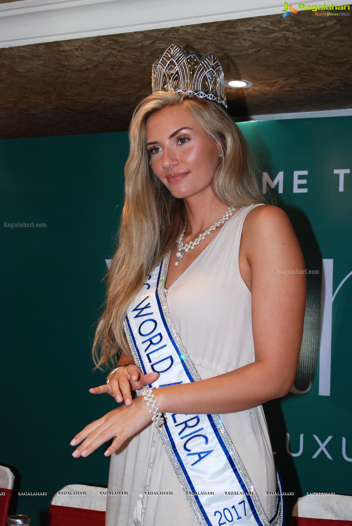 Miss World USA 2017 Clarissa Bowers launches Vanarc