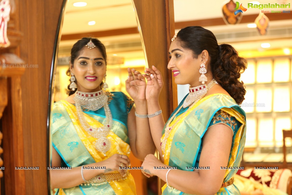 Chandana Brothers Launches New Collections at Ameerpet