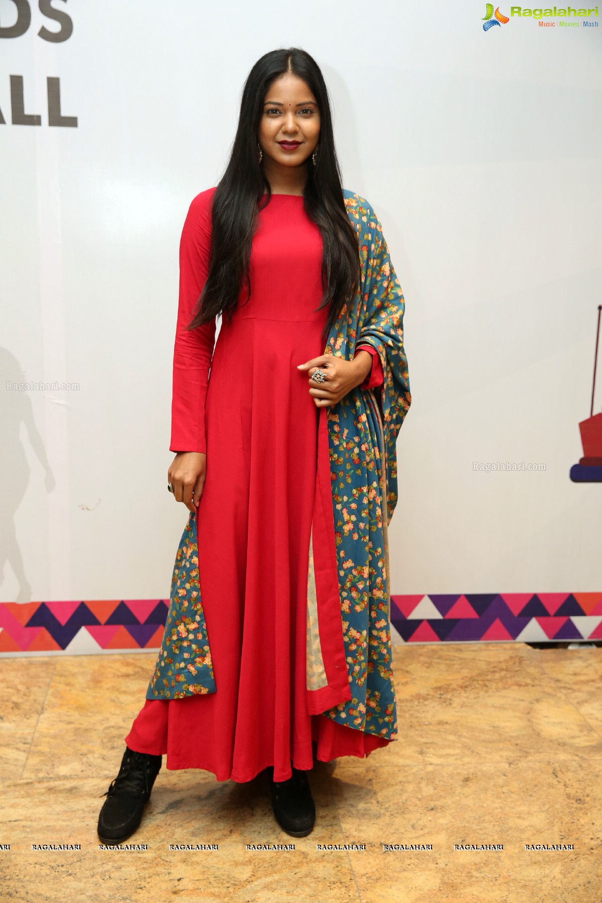 Dhaaga Trends Launch & Fashion Show at Manjeera Mall