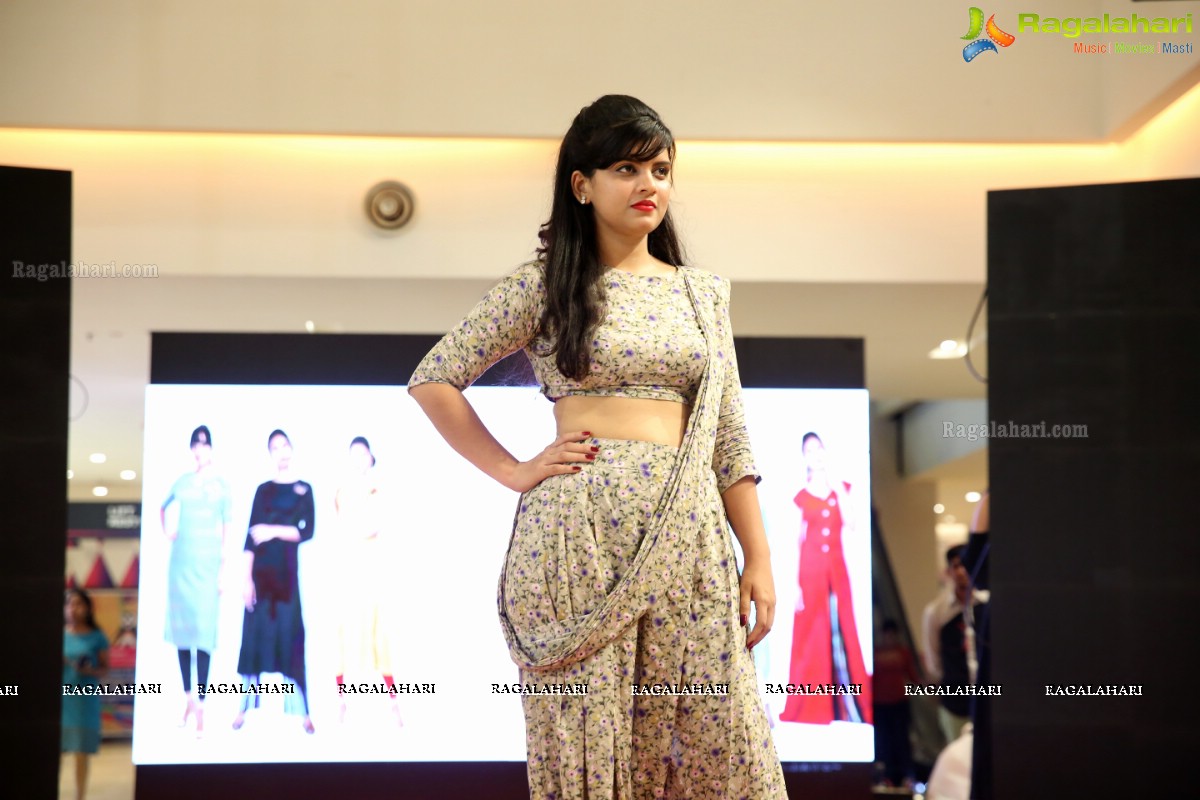 Dhaaga Trends Launch & Fashion Show at Manjeera Mall