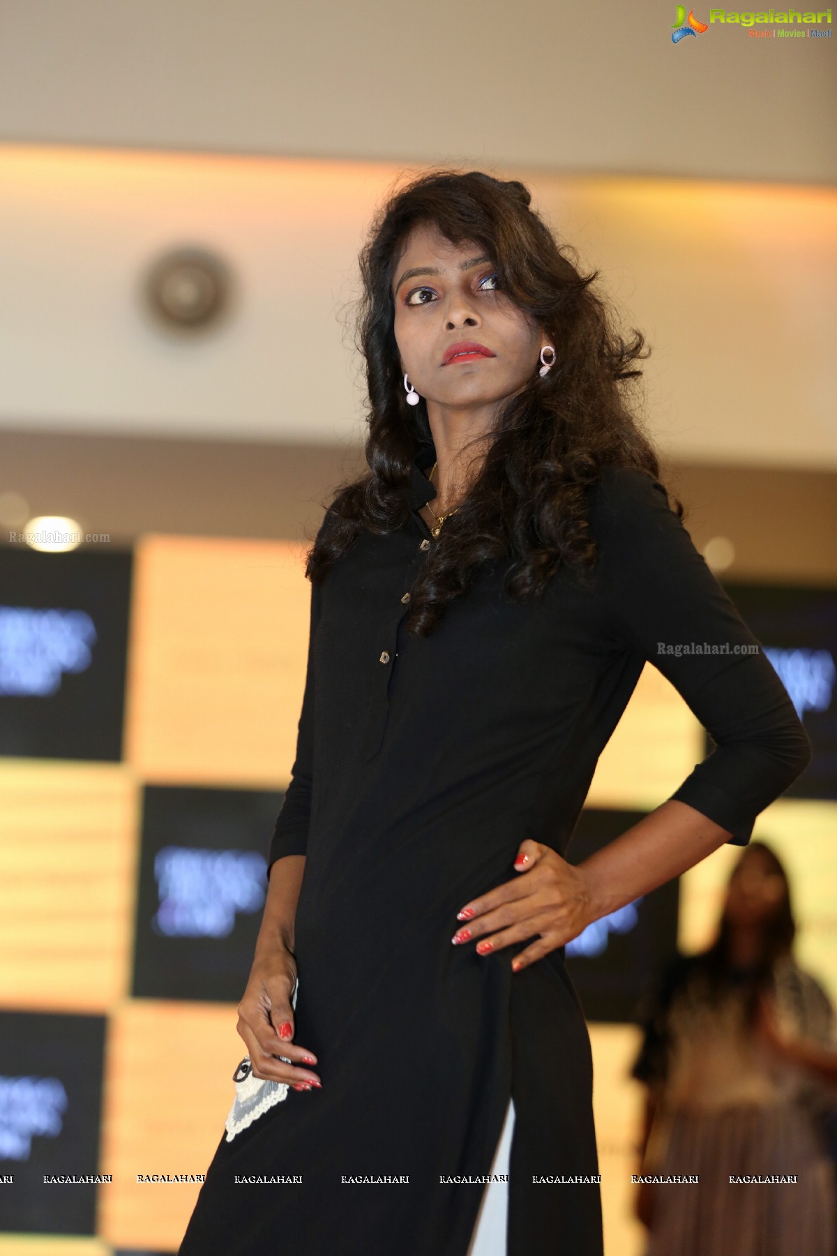 Dhaaga Trends Launch & Fashion Show at Manjeera Mall