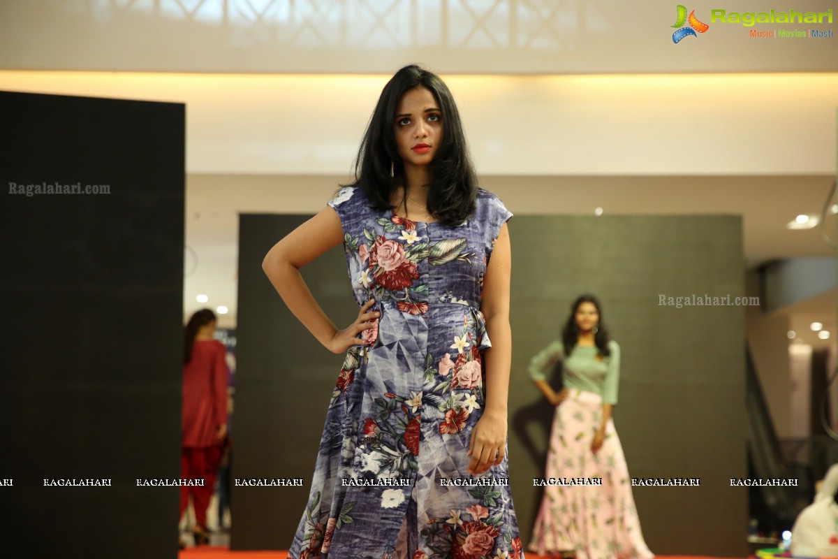 Dhaaga Trends Launch & Fashion Show at Manjeera Mall