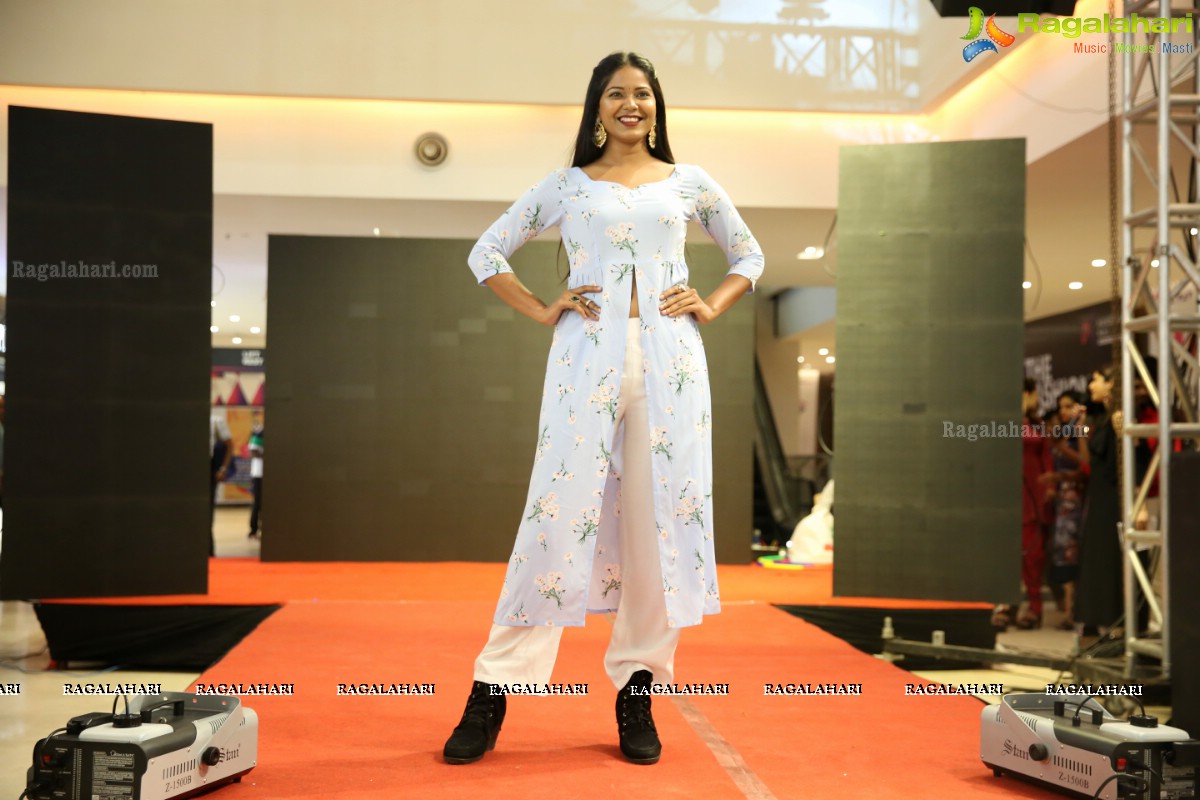 Dhaaga Trends Launch & Fashion Show at Manjeera Mall