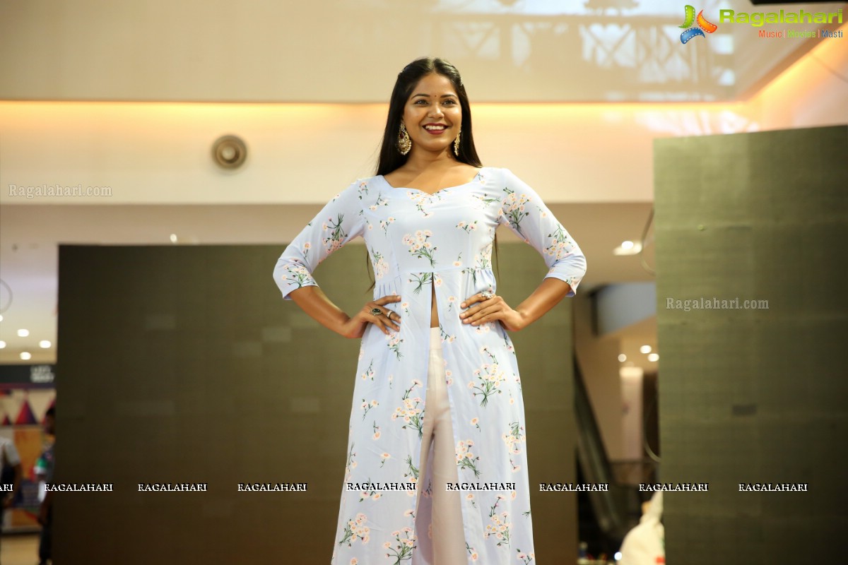 Dhaaga Trends Launch & Fashion Show at Manjeera Mall