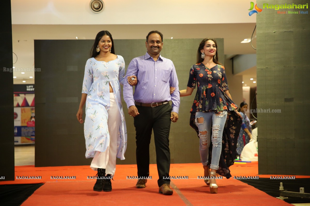 Dhaaga Trends Launch & Fashion Show at Manjeera Mall