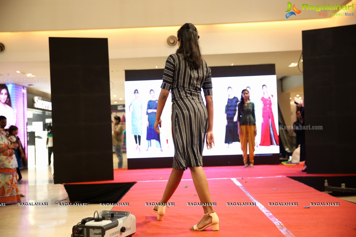 Dhaaga Trends Launch & Fashion Show at Manjeera Mall