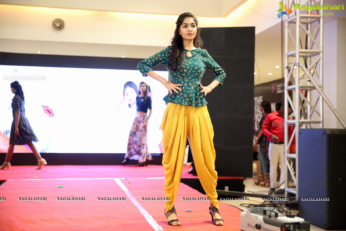 Dhaaga Trends Launch & Fashion Show at Manjeera Mall